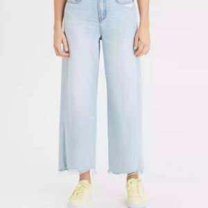American Eagle Outfitters jeans size 2. Never worn. Light blue